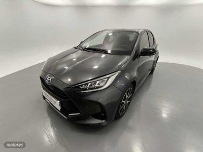 Usado Toyota Yaris Style 120 CV (88 kW) 2021 Gris Berlina