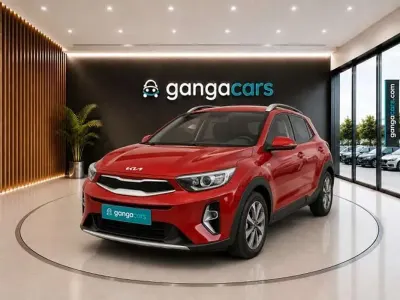 Usado Kia Rio 101 CV (74 kW) 2023 Rojo Berlina