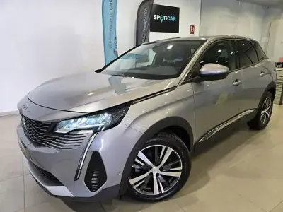 Usado Peugeot 3008 Allure 130 CV (95 kW) 2021 Gris / plata SUV