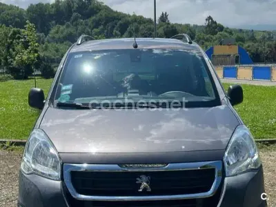 Usado Peugeot Partner Tepee Active 110 CV (80 kW) 2018 Gris / plata Monovolumen