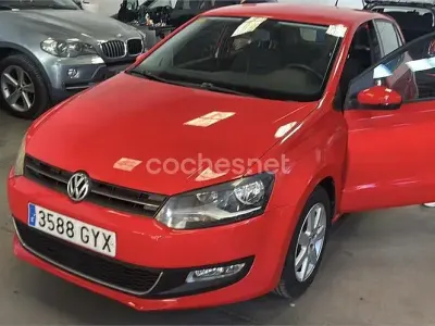 Usado VW Polo Advance 70 CV (51 kW) 2010 Rojo Utilitario