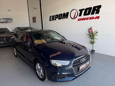 Usado Audi A3 116 CV (85 kW) 2019 Azul Berlina