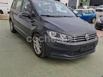 Usado VW Touran Advance 150 CV (110 kW) 2018 Azul Monovolumen