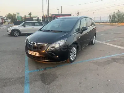 Usado Opel Zafira Selective 134 CV (98 kW) 2016 Negro Monovolumen