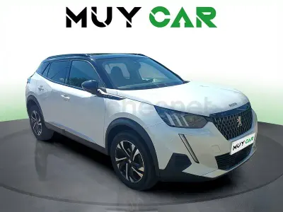 Usado Peugeot 2008 GT 130 CV (95 kW) 2023 Blanco SUV