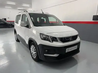 Käytetty Peugeot Rifter Access 100 HP (73 kW) 2019 Valkoinen Tila-auto