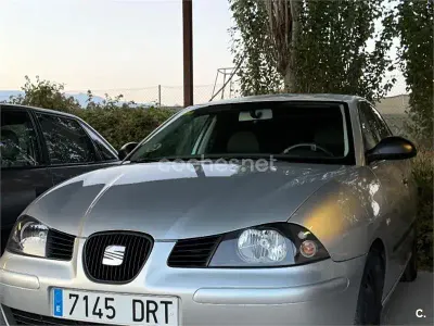 Usado Seat Ibiza Sport 100 CV (73 kW) 2005 Gris / plata Utilitario