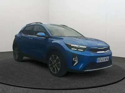 Usado Kia Stonic Style 100 CV (73 kW) 2025 Azul SUV
