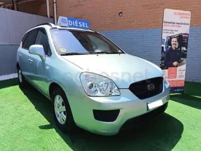 Usado Kia Carens 140 CV (102 kW) 2008 Azul Monovolumen