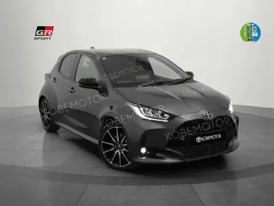 Uusi Toyota Yaris Hybrid Sport 130 HP (95 kW) 2025 Harmaa