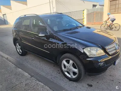 Usado Mercedes ML320 224 CV (164 kW) 2007 Negro SUV