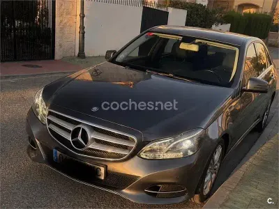 Usado Mercedes E200 Avantgarde 136 CV (100 kW) 2016 Gris / plata Berlina