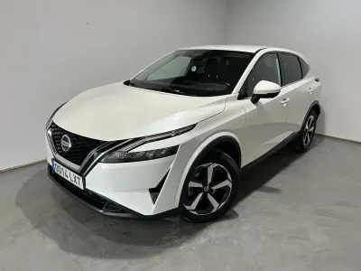 Usado Nissan Qashqai Acenta 140 CV (102 kW) 2022 Rojo SUV