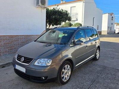 Usado VW Touran Highline 140 CV (102 kW) 2006 Gris / plata Monovolumen