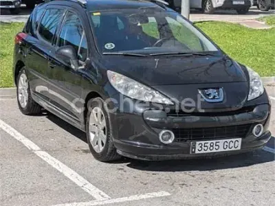 Usado Peugeot 207 90 CV (66 kW) 2008 Negro Familiar