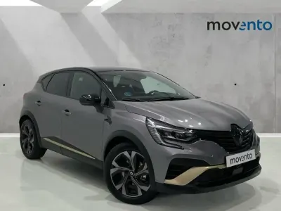 Usado Renault Captur Engineered 145 CV (106 kW) 2023 Gris / plata SUV