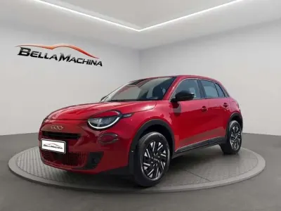 Usado Fiat 600 La Prima 101 CV (74 kW) 2025 Rojo SUV