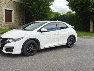 Usado Honda Civic Executive 120 CV (88 kW) 2015 Blanco Berlina