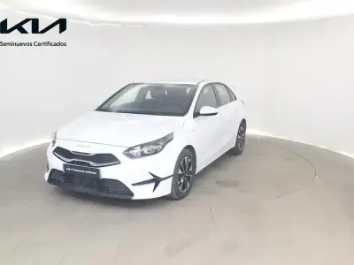 Usado Kia Ceed 100 CV (73 kW) 2025 Blanco Utilitario