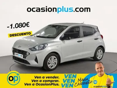 Usado Hyundai i10 67 CV (49 kW) 2022 Gris plata Utilitario