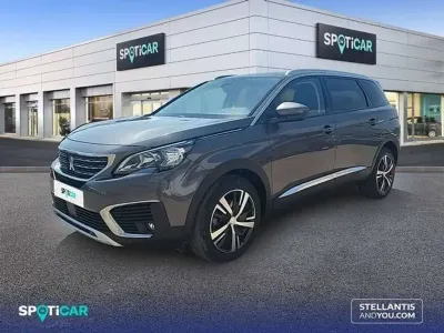 Usado Peugeot 5008 Allure 131 CV (96 kW) 2019 Gris SUV