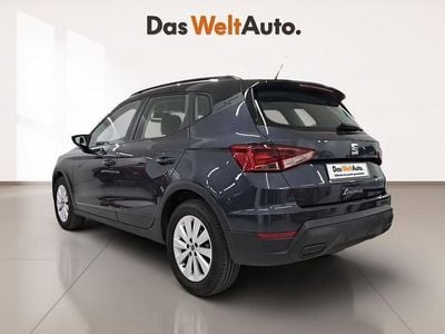 Usado Seat Arona Style 110 CV (80 kW) 2023 Gris SUV
