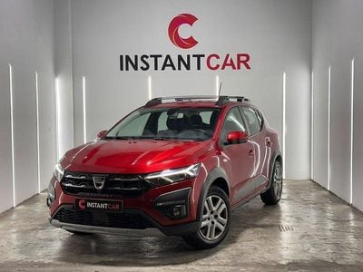 Usado Dacia Sandero Comfort 91 CV (66 kW) 2022 Granate Berlina