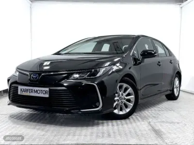 Usado Toyota Corolla Hybrid Active 122 CV (89 kW) 2022 Negro Berlina