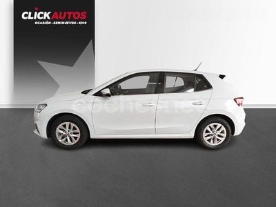 Blanco Usado 2024 Skoda Fabia Ambition Berlina | 17.450 € (Un poco caro)