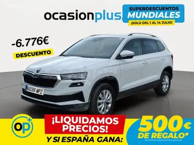 Usado Skoda Karoq Selection 115 CV (84 kW) 2024 Blanco SUV