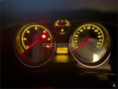 Usado Opel Astra GTC Sport 100 CV (73 kW) 2006 Gris / plata Berlina