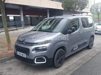 Usado Citroën Berlingo Shine 130 CV (95 kW) 2022 Gris / plata Monovolumen