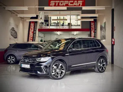 Usado VW Tiguan R-line 200 CV (147 kW) 2022 Negro SUV