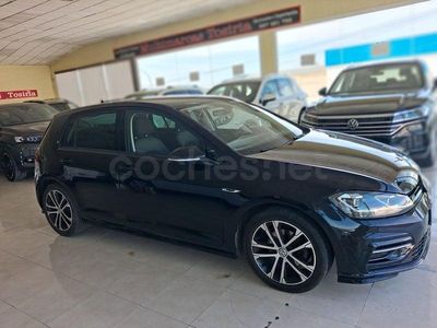 Usado VW Golf VII Advance 125 CV (91 kW) 2017 Negro Berlina