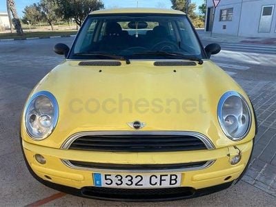 Usado Mini ONE 90 CV (66 kW) 2003 Amarillo Utilitario