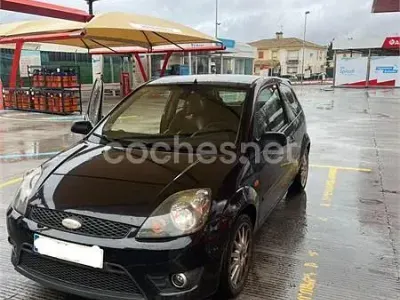 Usado Ford Fiesta Futura 90 CV (66 kW) 2007 Negro Utilitario