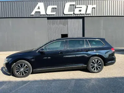 Usado VW Passat 120 CV (88 kW) 2017 Negro Familiar