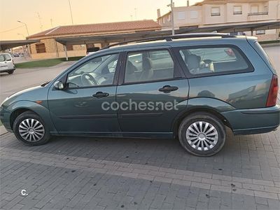 Usado Ford Focus Ambiente 90 CV (66 kW) 2002 Verde Familiar