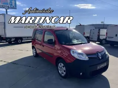 Usado Renault Kangoo Authentique 58 CV (42 kW) 2020 Rojo Monovolumen