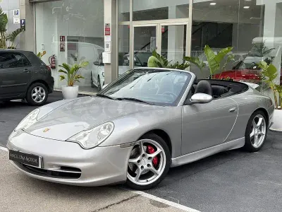 Usado Porsche 911 Carrera 4 Cabriolet 320 CV (235 kW) 2002 Gris / plata Descapotable