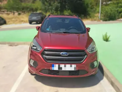 Usado Ford Kuga ST-Line 150 CV (110 kW) 2017 Rojo SUV