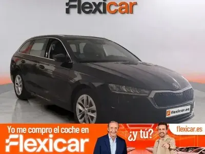 Usado Skoda Octavia Style 150 CV (110 kW) 2021 Azul Familiar