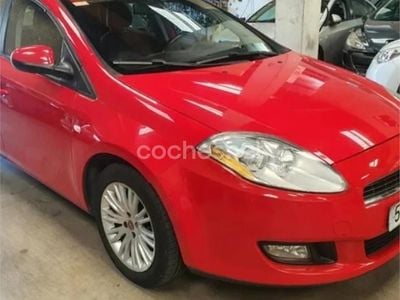Usado Fiat Bravo Active 120 CV (88 kW) 2008 Rojo Utilitario