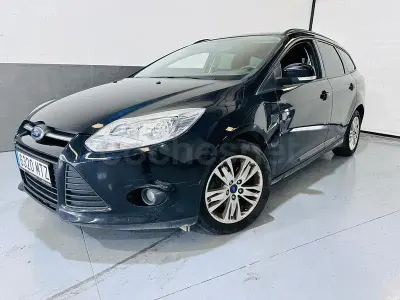 Usado Ford Focus Trend 125 CV (91 kW) 2014 Negro Familiar