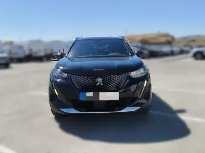 Usado Peugeot 2008 Allure 131 CV (96 kW) 2023 Negro SUV