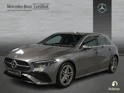 Usado Mercedes A200 AMG line 150 CV (110 kW) 2025 Gris montaña Berlina
