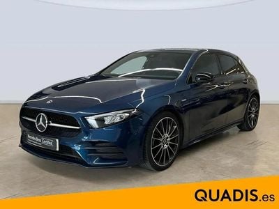 Begagnad Mercedes A180 AMG line 136 HK (100 kW) 2021 Blå Sedan