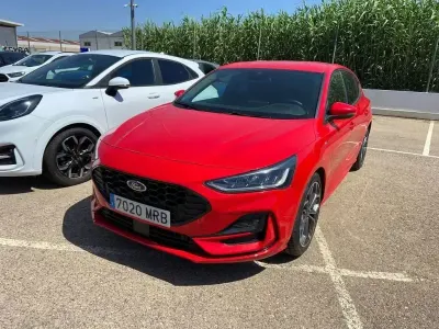 Usado Ford Focus ST-Line X 125 CV (91 kW) 2024 Rojo Familiar