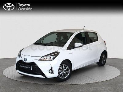 Usado Toyota Yaris Hybrid Active 100 CV (73 kW) 2020 Blanco Berlina