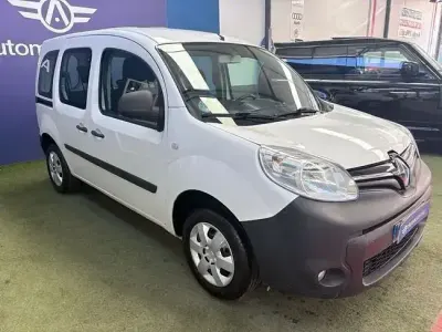 Usado Renault Kangoo 90 CV (66 kW) 2019 Blanco Monovolumen